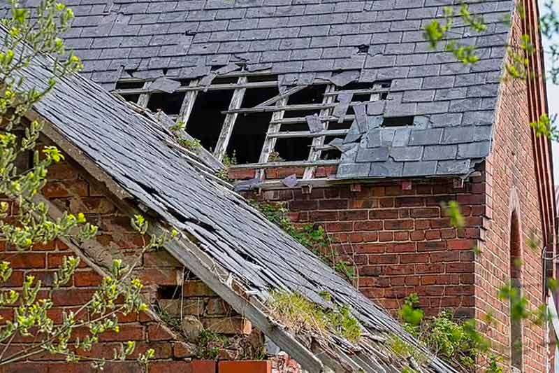 Réparation d'urgence après tempête - GOUIN Rénovation couvreur Plérin : dans tous es Côtes-d’Armor (22) :  Réparation d'urgence après tempête : Confiez-nous le diagnostic et/ou la réparation de votre toiture. Intervention dans le Morbihan (56). Afin de vous garantir un service de proximité, l’entreprise GOUIN RÉNOVATION COUVREUR PLÉRIN, basé sur Plérin (22) intervient dans les Côtes-d’Armor. La proximité de nos clients assure rapidité et disponibilité.