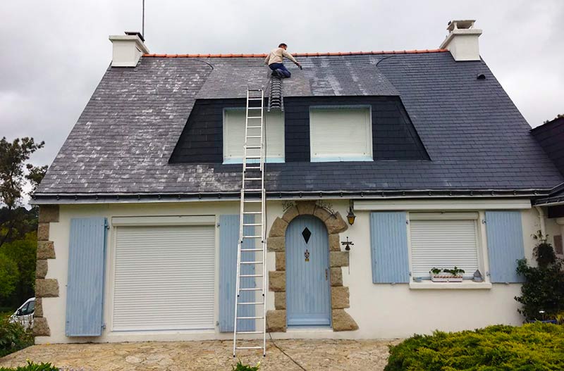 GOUIN RÉNOVATION COUVREUR PLÉRIN : Artisan couvreur sur Plérin et dans tout les Côtes-d’Armor (22) : Réparation, rénovation de toitures et gouttières. Intervention d’urgence après tempête sur toiture en ardoise. Nettoyage et démoussage de toiture. Résine hydrofuge toiture. Nettoyage, réparation et peinture de façades. Nettoyage des extérieurs. Afin de vous garantir un service de proximité, l’entreprise GOUIN RÉNOVATION COUVREUR PLÉRIN, basé sur Plérin (22) intervient dans les Côtes-d’Armor. La proximité de nos clients assure rapidité et disponibilité.